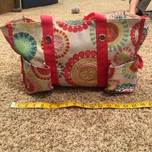 Thirty one zipper tote in a beautiful Citrus medallion patteren